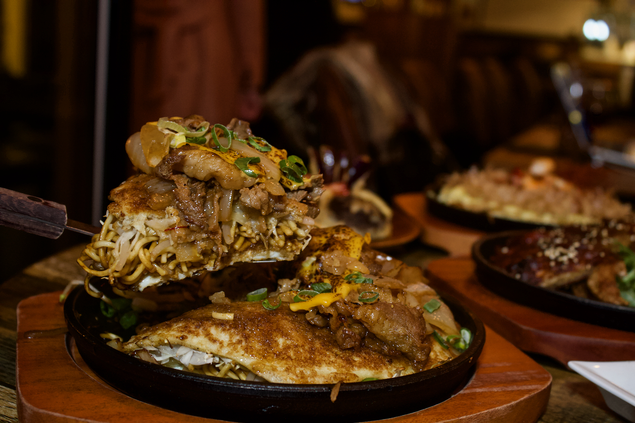 加入日式麵條的廣島燒,料多味美