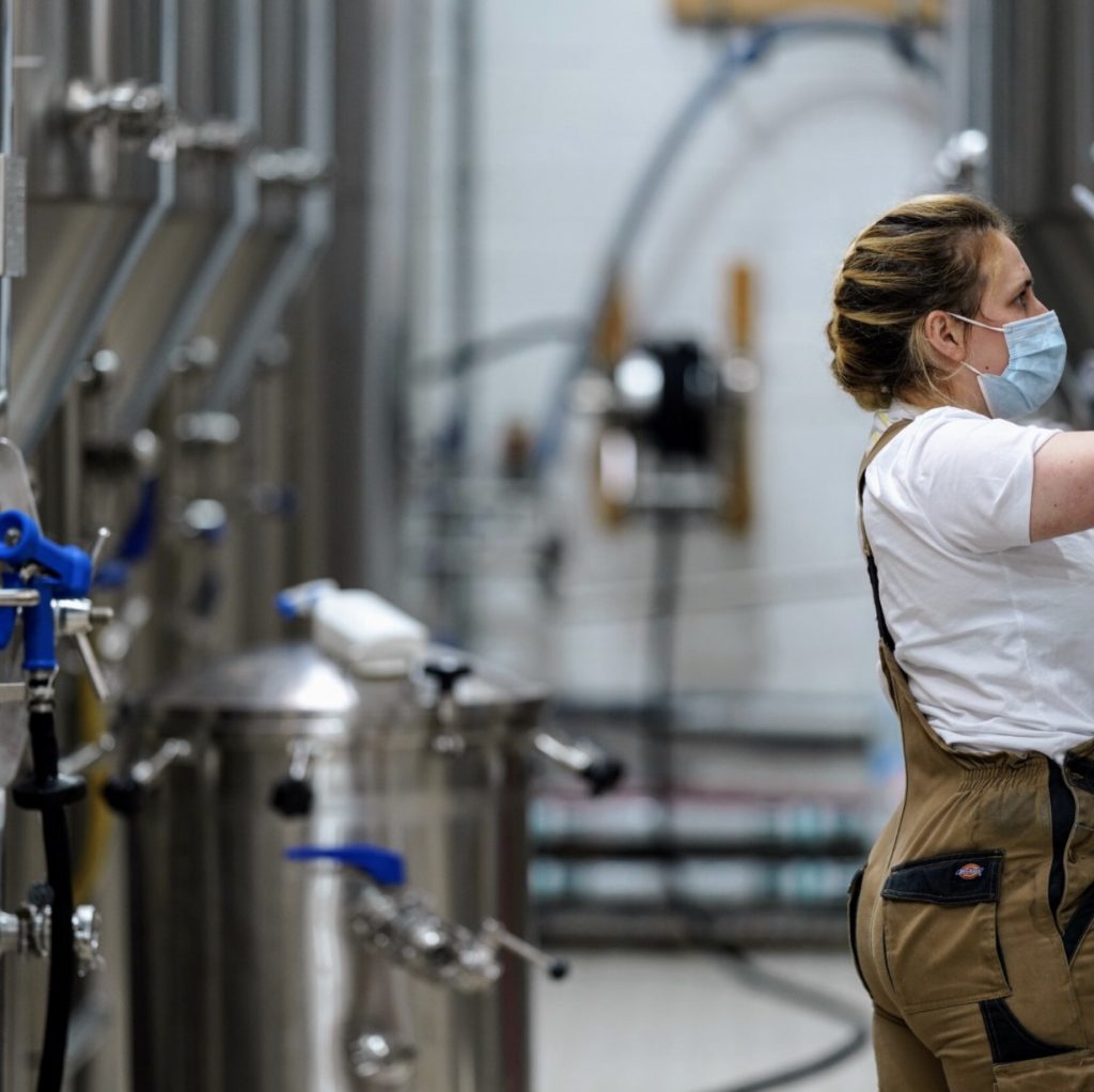 結合優質原料與最新的釀造技術,極盡所能地為消費者帶來絕倫的品飲體驗